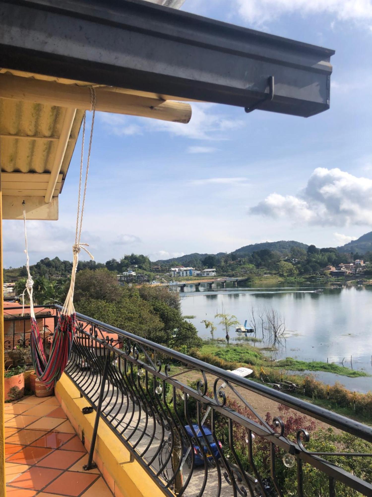 Lake View Hostel Guatapé Extérieur photo