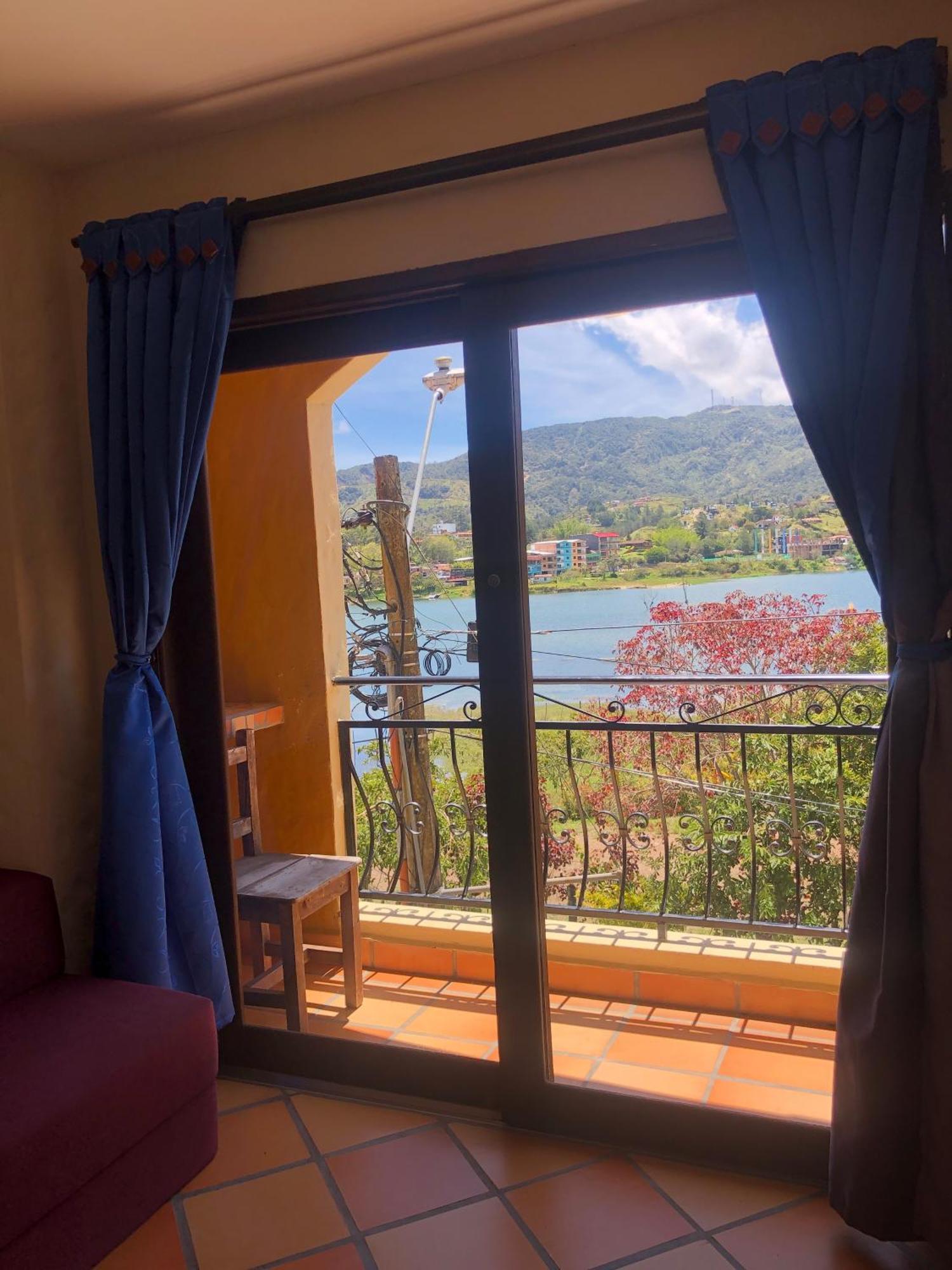 Lake View Hostel Guatapé Extérieur photo