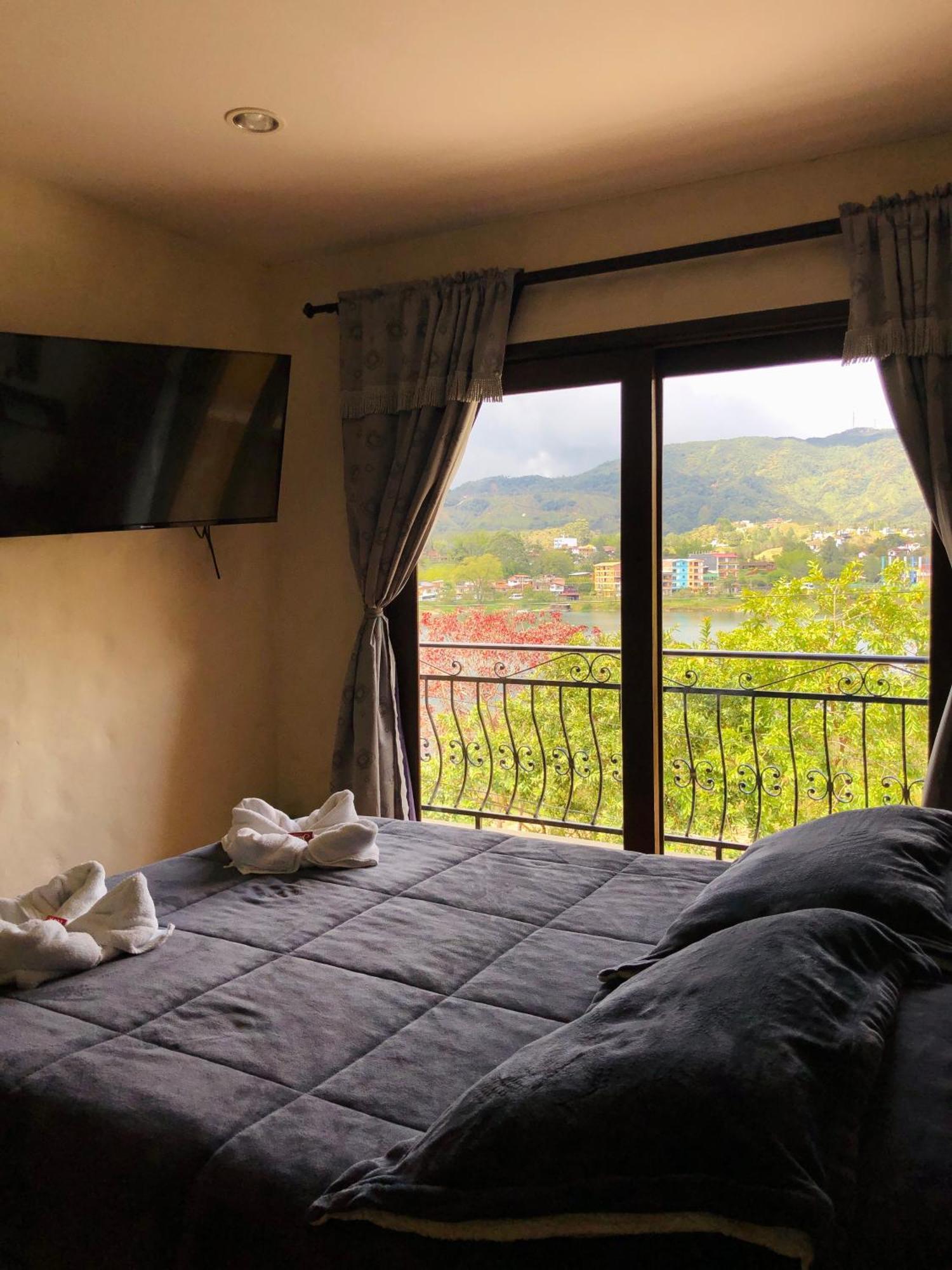 Lake View Hostel Guatapé Extérieur photo